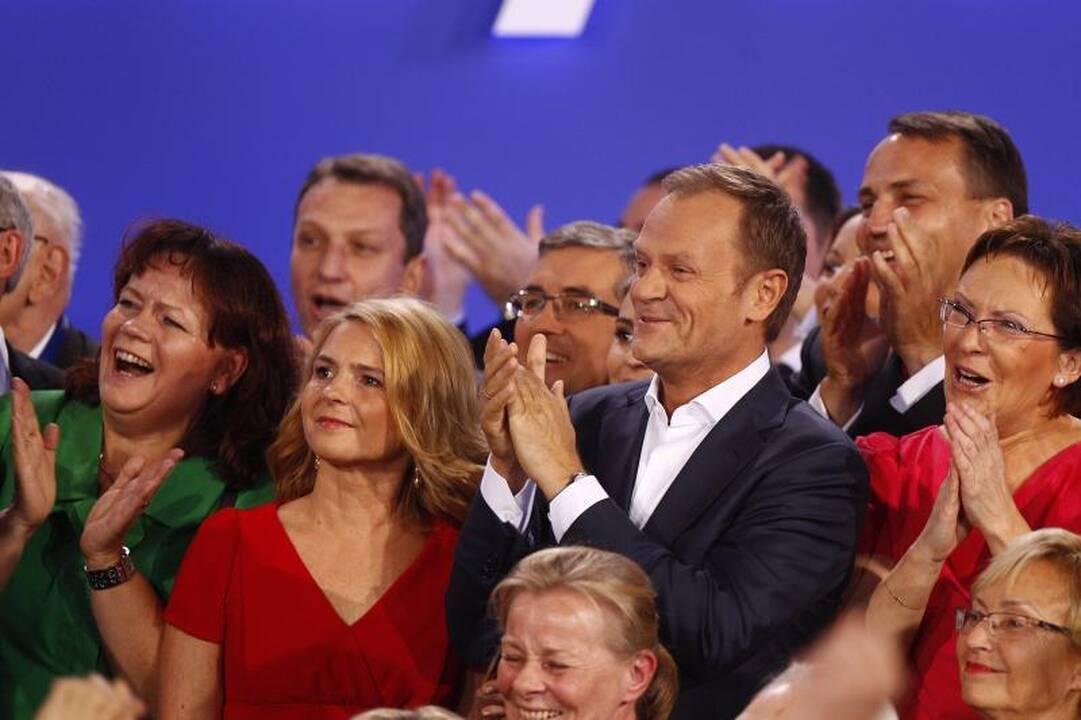 Lenkijos premjeras D.Tuskas pasiekė istorinę rinkimų pergalę