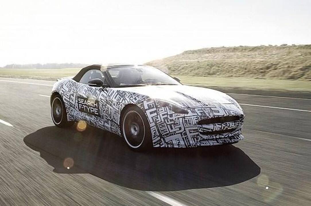 „Jaguar“ gamins sportinius automobilius „F-Type“