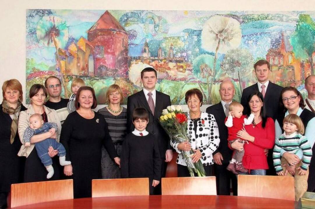 Devynis vaikus išauginusi kaunietė apdovanota medaliu