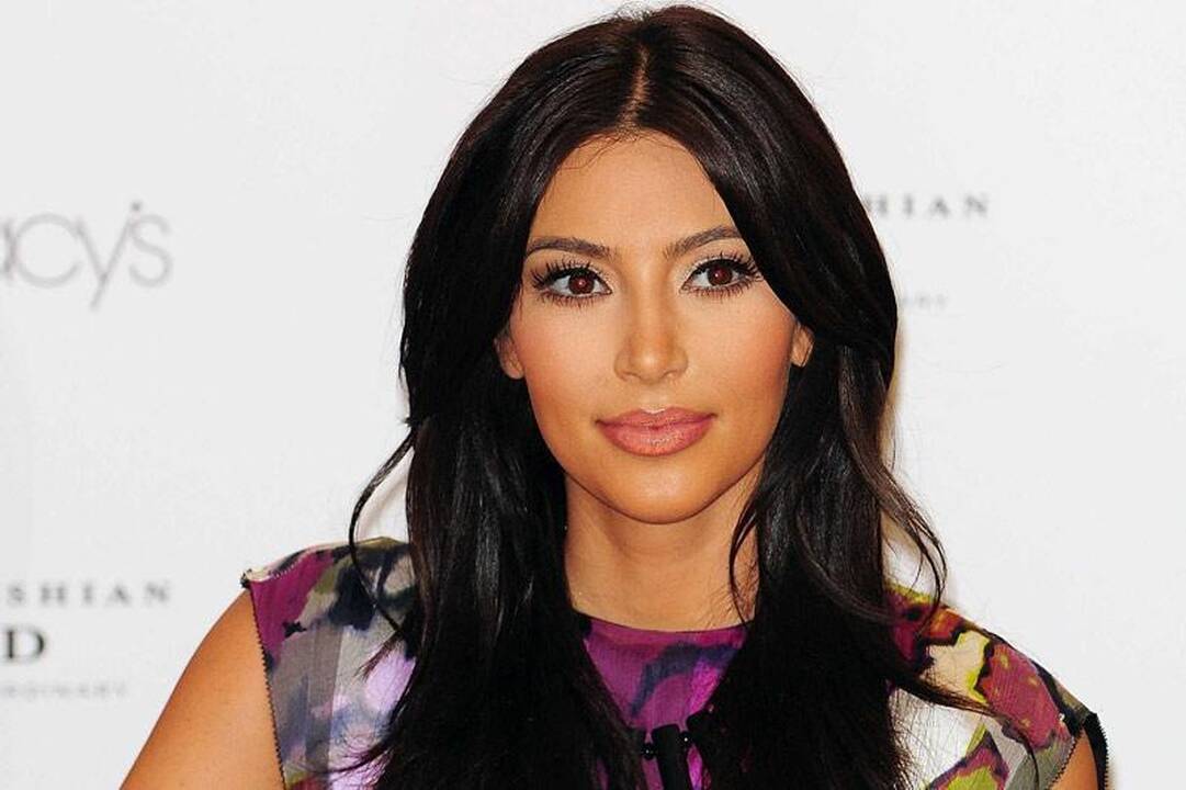 Kim Kardashian atskleidė, kas jai kuria vestuvinę suknelę