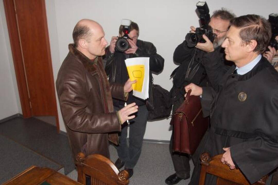 Kyšį paėmęs buvęs SAM viceministras paleistas teismo salėje (papildyta)
