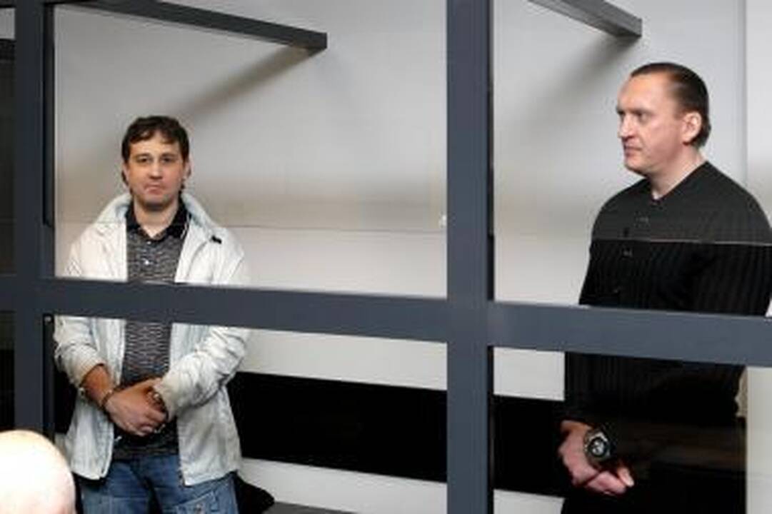 Rublis ir Ilgas lieka už grotų