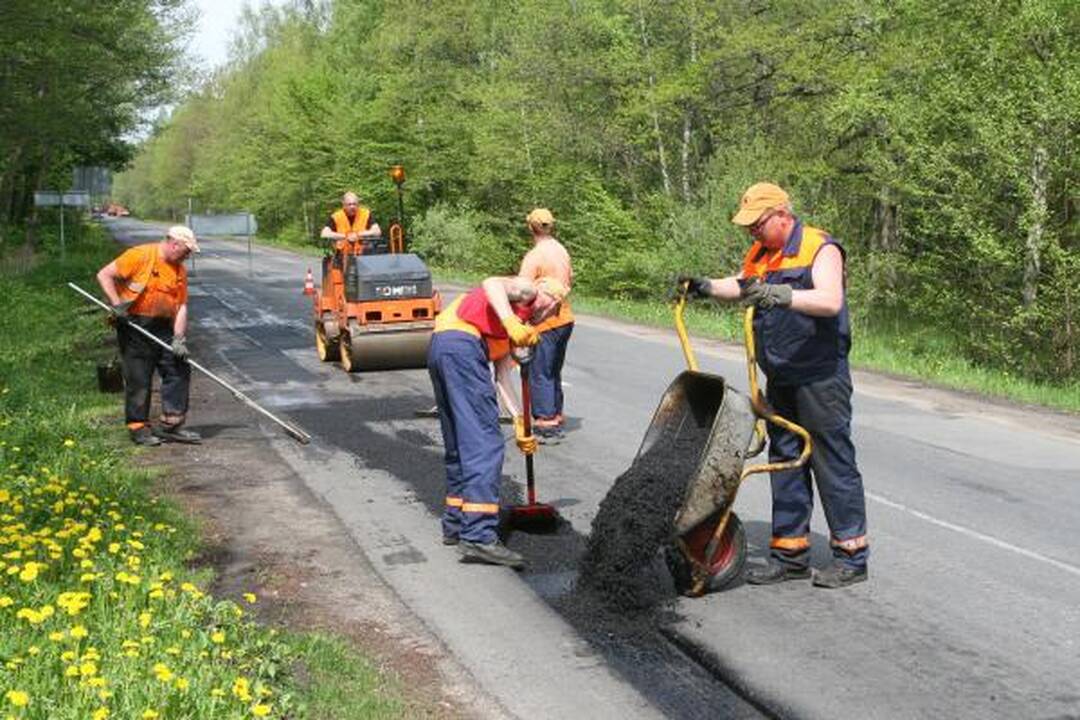 Kelininkai nespėja lopyti Kauno gatvių