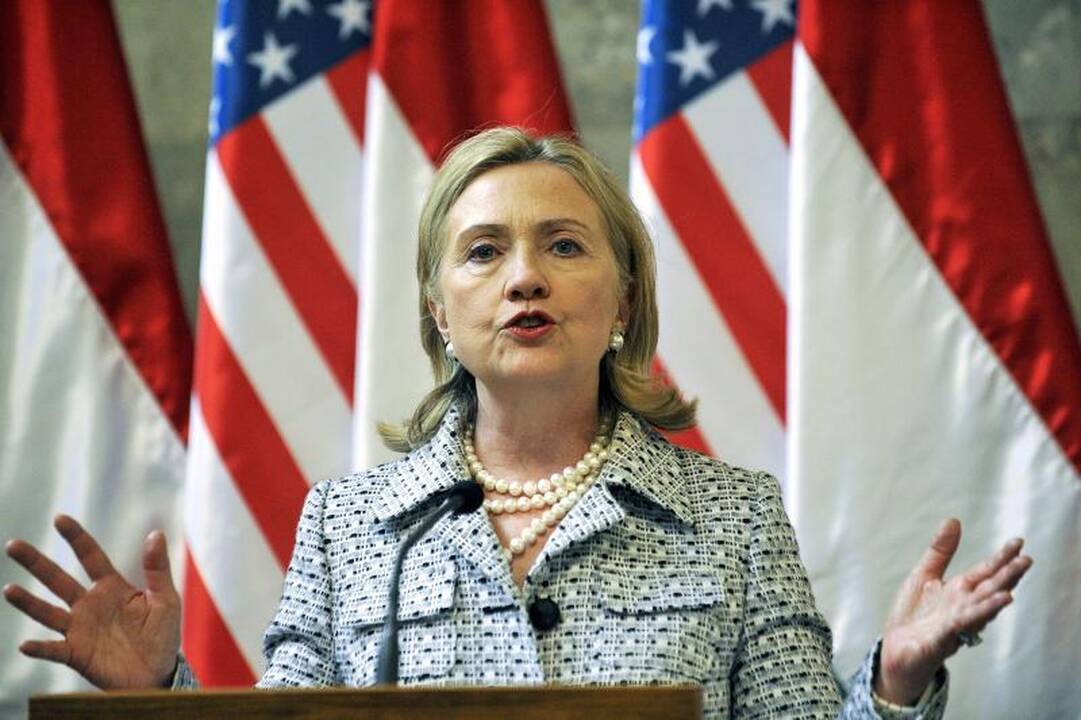 H.Clinton ragina engiamų kraštų aktyvistus kovoti dėl demokratijos
