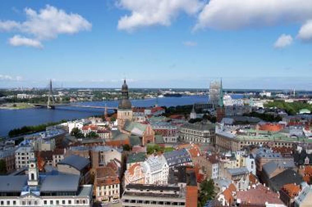 Permainos Latvijoje: didės pajamų mokestis, apmokestins turtą