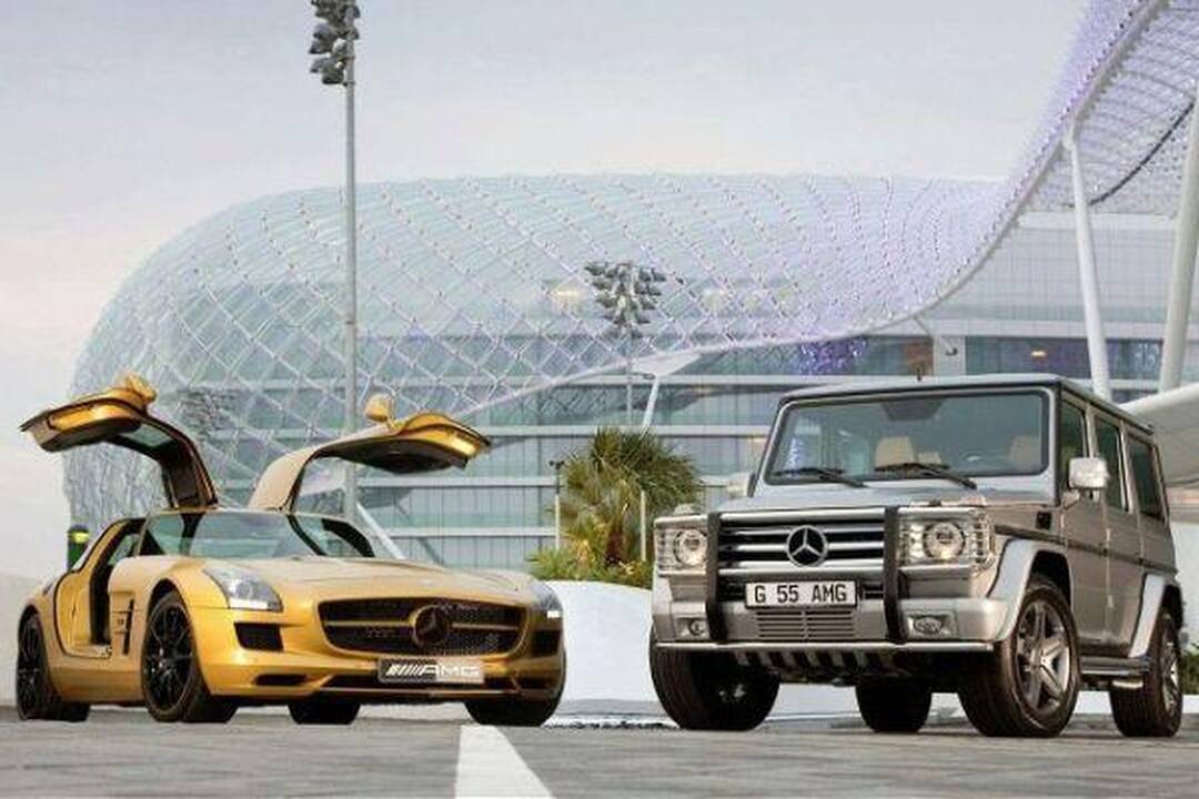 Į Dubajų - du prabangūs „Mercedes“ 