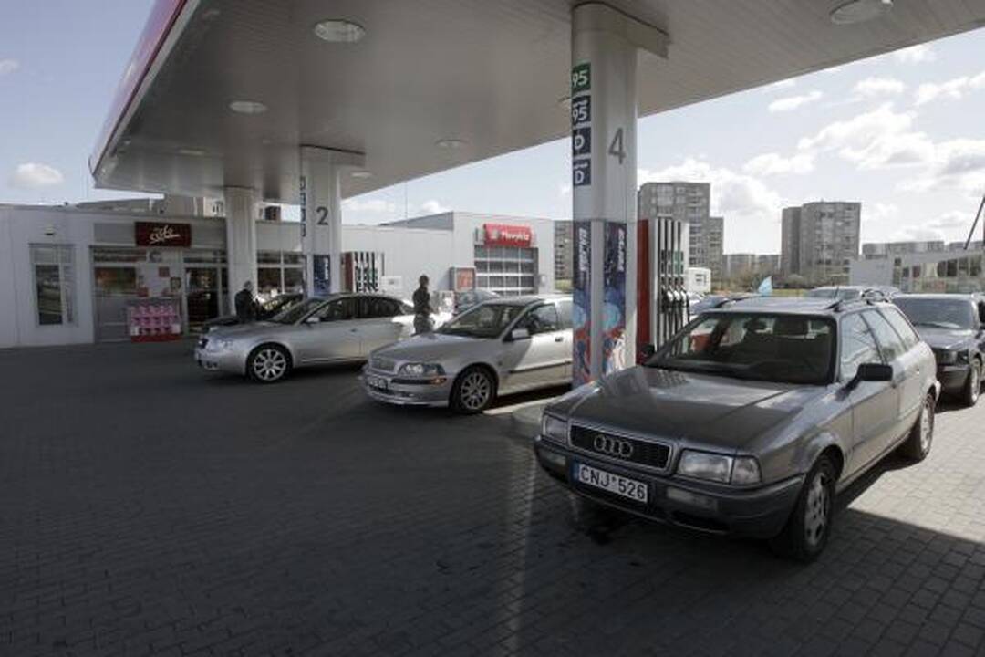 Vilniaus degalinėse apiplėšta operatorė ir klientas