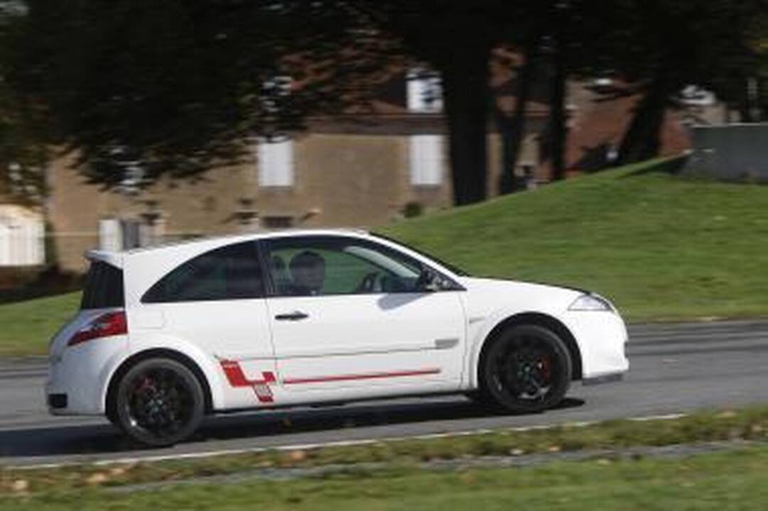 „Renault Megane R26.R" įvertinta apdovanojimais
