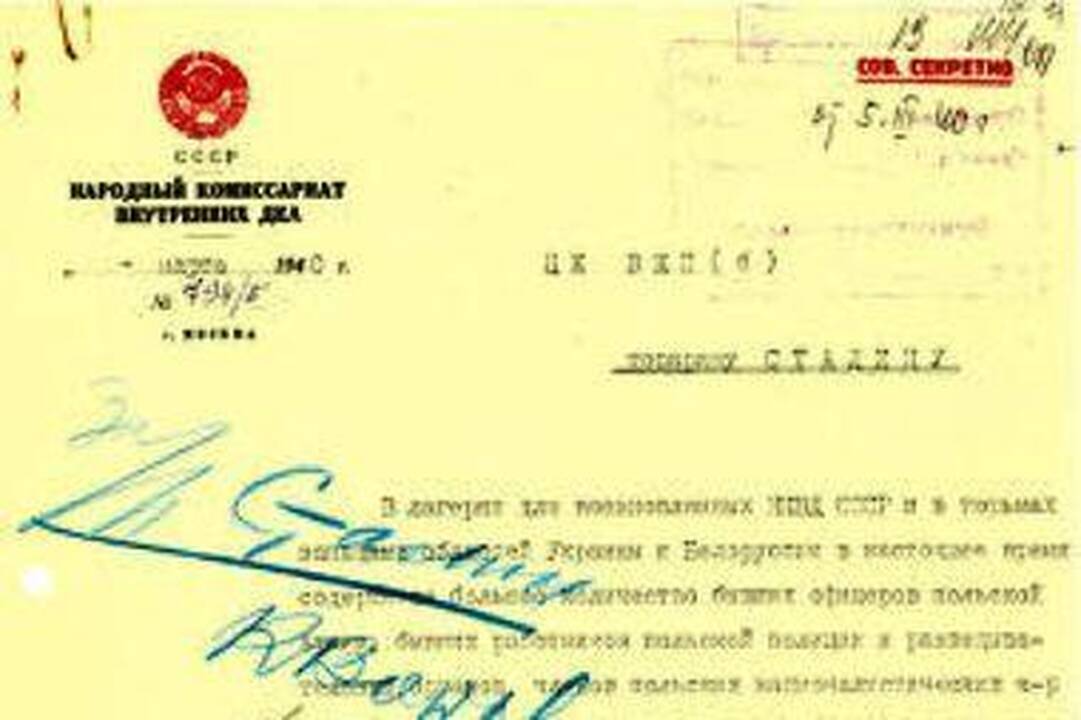 Rusija atvėrė ilgai slėptą Katynės bylos "Ypatingąjį segtuvą Nr.1"