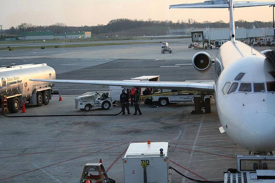 „Virgin Atlantic“ išbandys naujos kartos ekologišką kurą