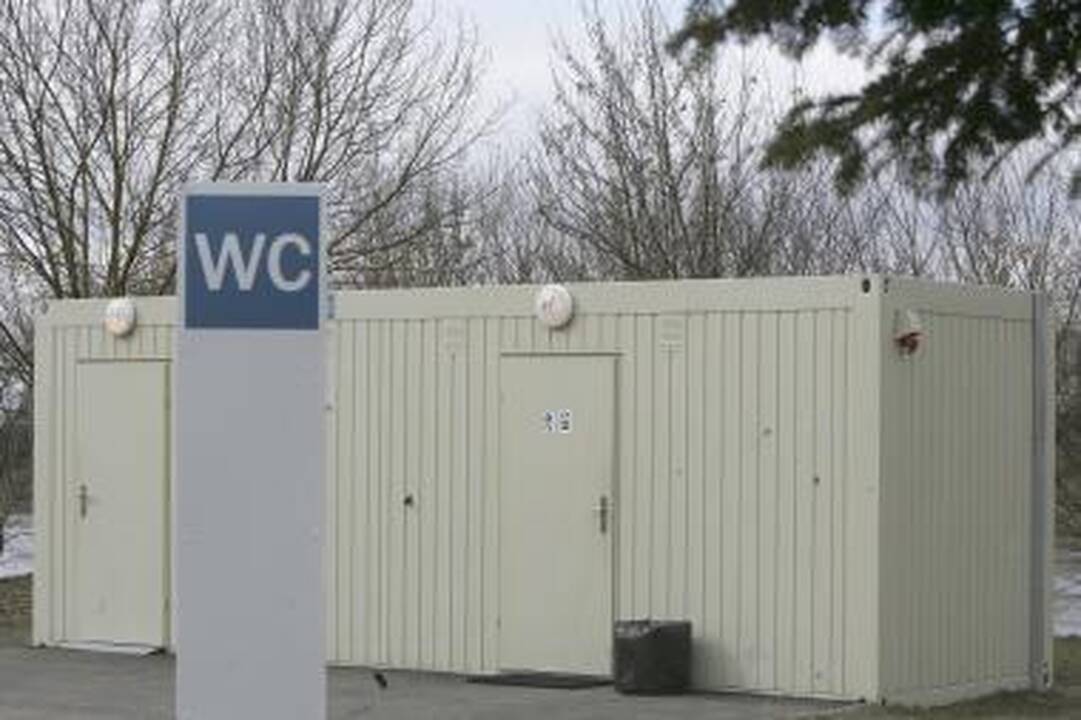 Apskritis: griauti tualetą prie pilies - absurdiška
