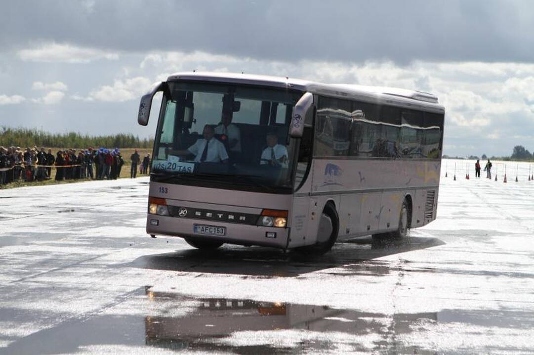 WiFi ryšys, saugos diržai - visuose naujuose šalies autobusuose