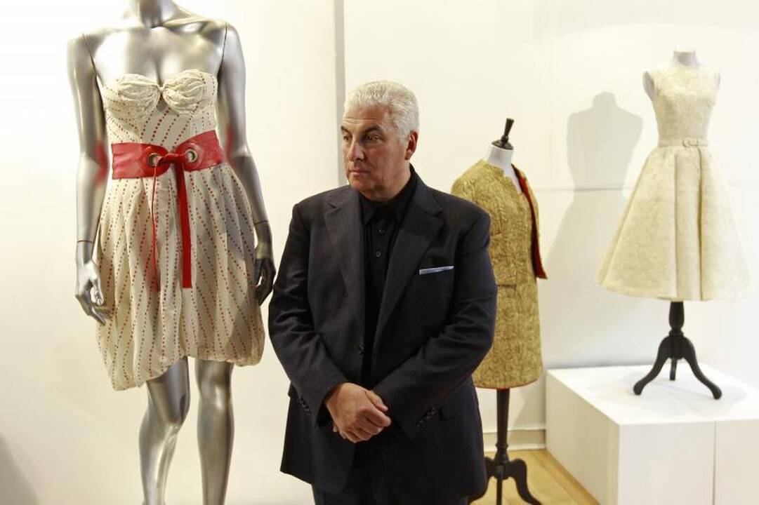 Už kiek parduodama velionės Amy Winehouse suknelė?