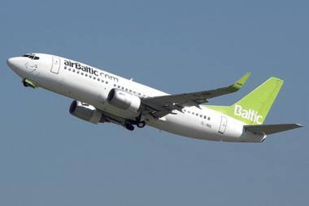 „airBaltic" nuo kovo pabaigos atsisako keturių tiesioginių skrydžių iš Vilniaus