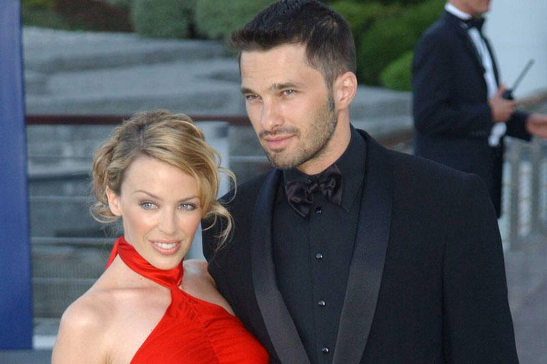 K.Minogue pasveikino buvusį draugą O.Martinezą su sužadėtuvėmis