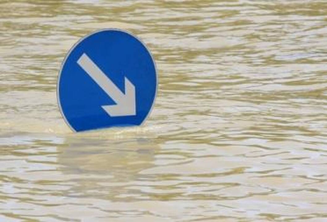Kinijoje sugriuvus tiltui 51 žmogus žuvo, 15 dingo be žinios