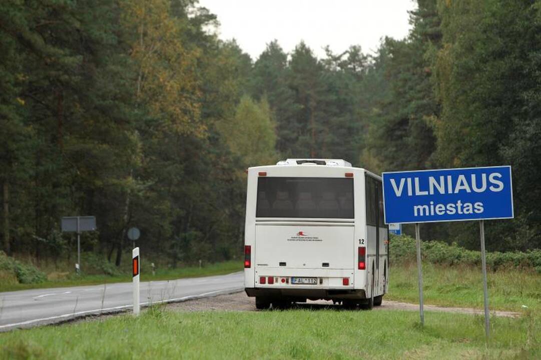 Vilniaus riboženkliai išrikiuoti miškuose   