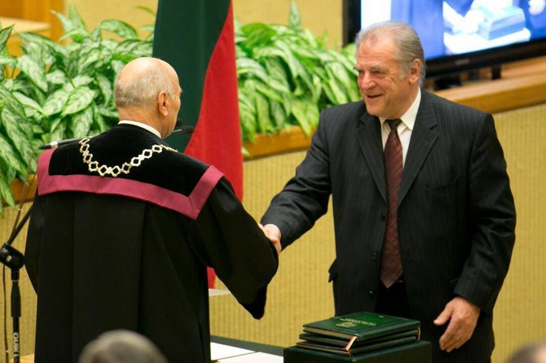 Mirė Seimo narys Julius       Veselka   