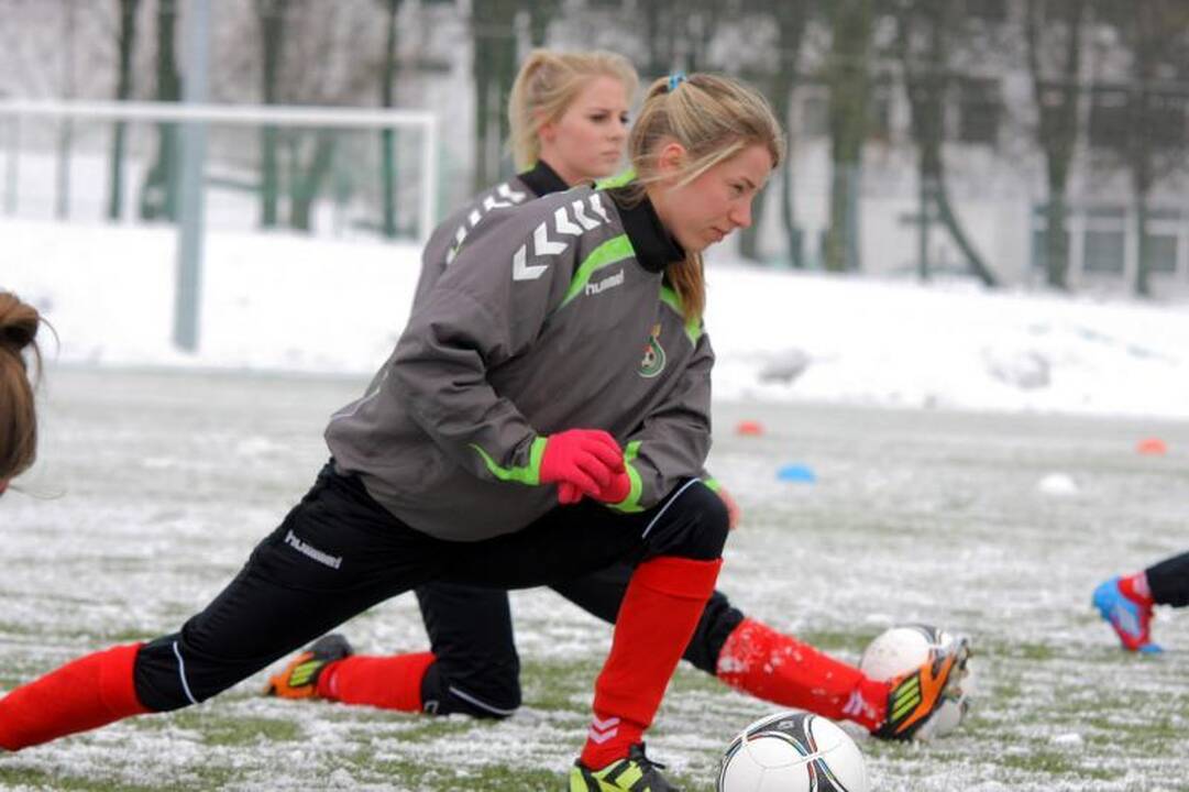 Lietuvos futbolo garbę pasaulyje gelbės moterų rinktinė