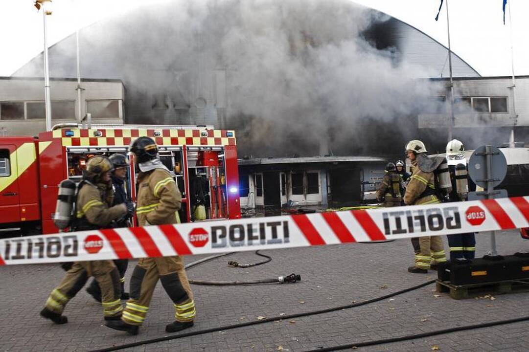 Kopenhagoje prieš sekso ir erotikos parodą užsiliepsnojo halė