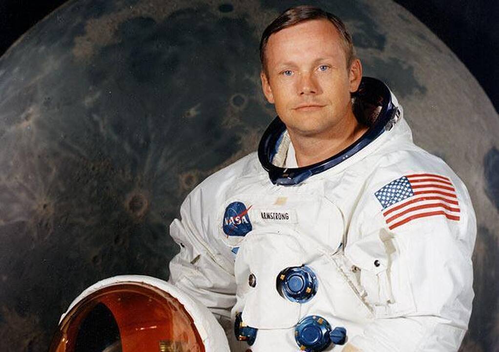 JAV prezidentas B.Obama įsakė nuleisti vėliavas, gedint N.Armstrongo