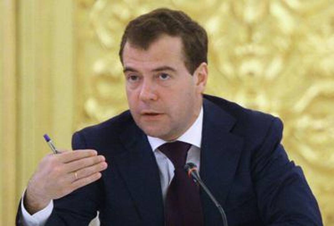 D.Medvedevas, "naujos kartos intelektualas", kurį supa jo nekontroliuojami žmonės