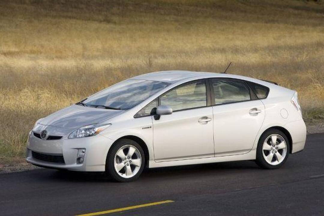 21 pretendentas į „Metų automobilio 2010“ karūną