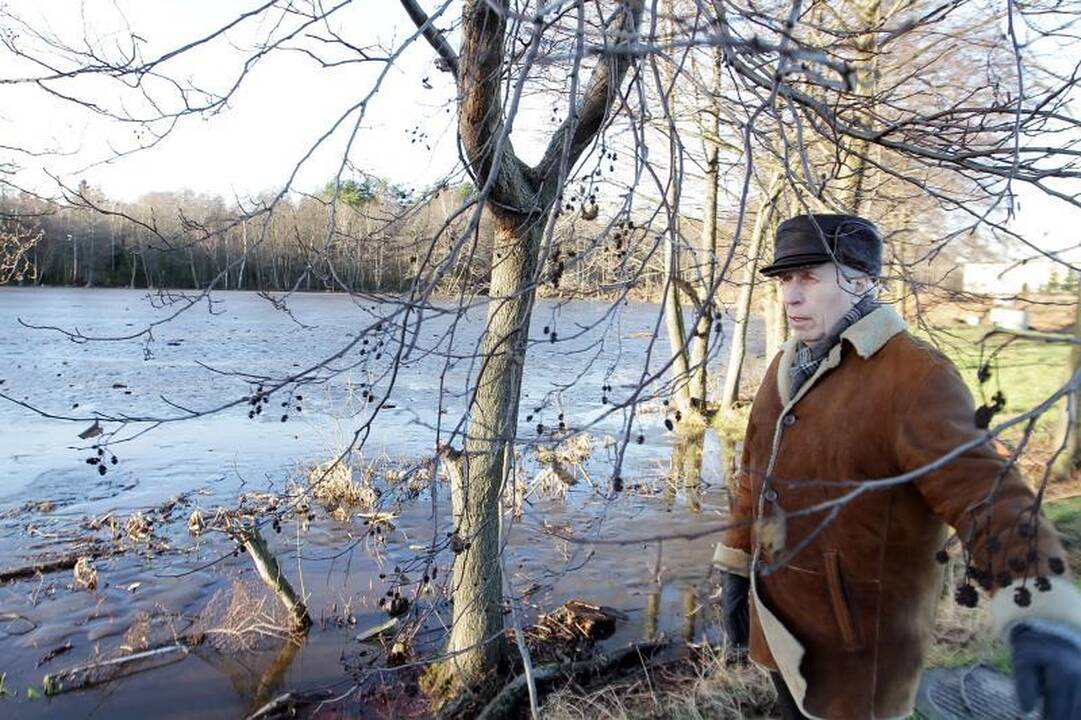 Gelbėtojai prašo kariškių dviejų amfibijų