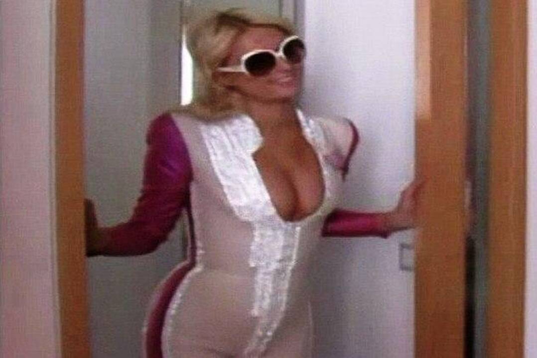 Paris Hilton: priaugau tiek svorio, kad galvojau esanti nėščia