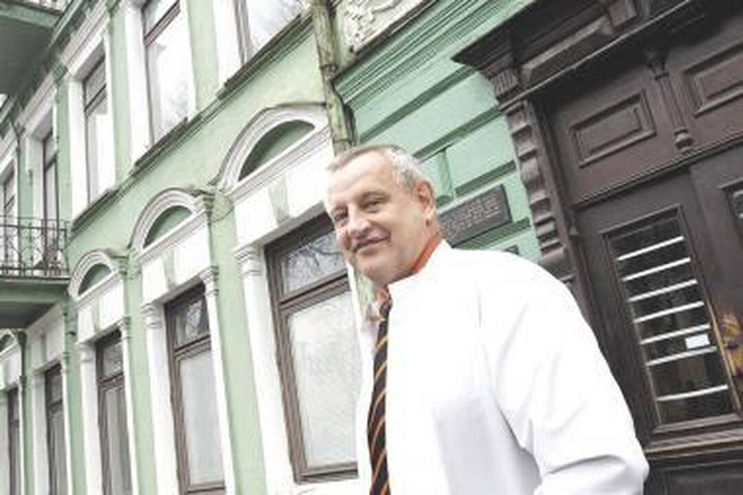 Po staigios ir sunkios ligos mirė J.S.Paukštys