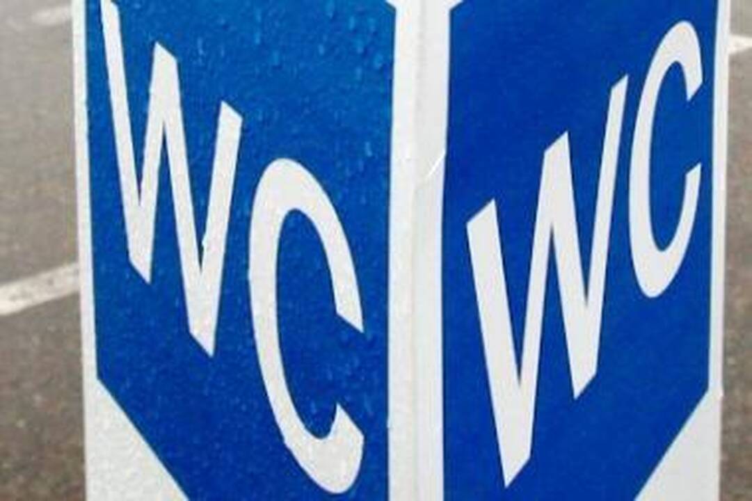 Neradę tualeto, kanadiečiai apšlapino Gynybos štabo sieną 