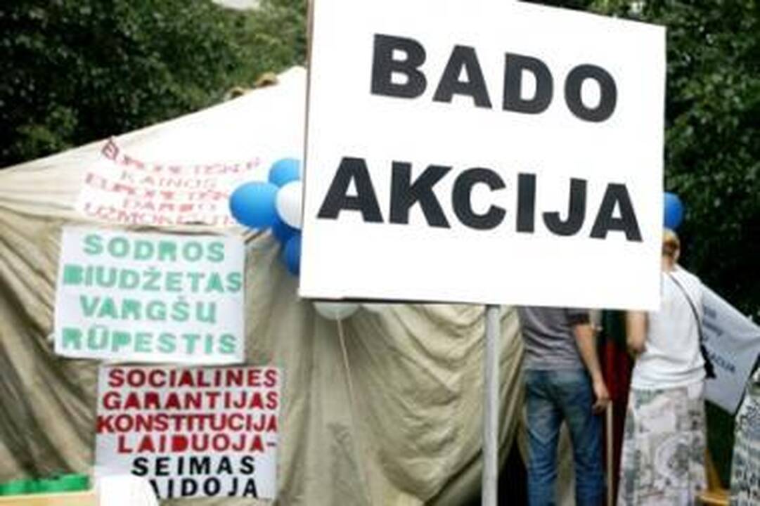 Protestus rengianti profsąjunga jubiliejų per sunkmetį pažymėjo prašmatniai