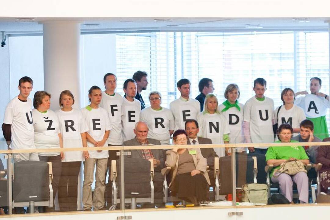 Gyventojų nuomonės dėl referendumo rezultatų įgyvendinimo išsiskyrė 
