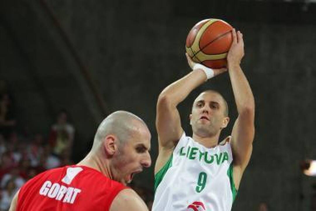T.Delininkaitis rungtyniaus Salonikų PAOK klube