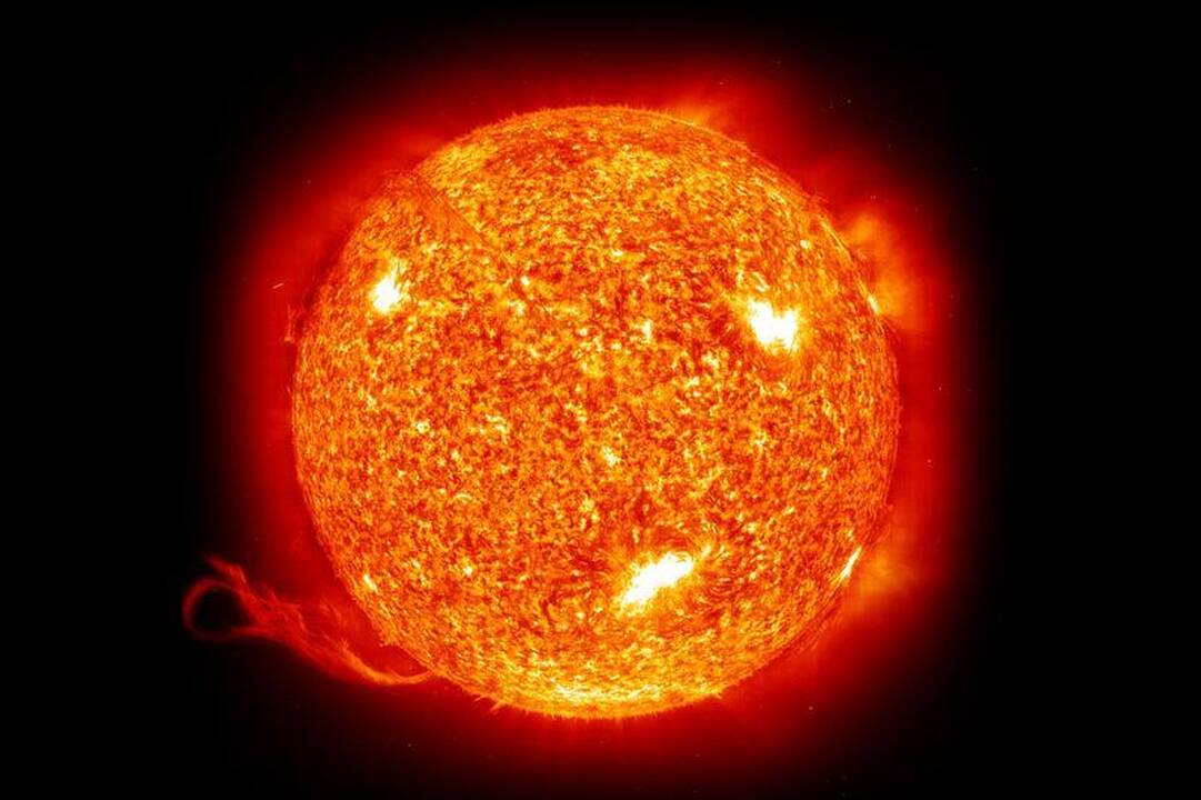 NASA užfiksavo kometos smūgį į Saulę