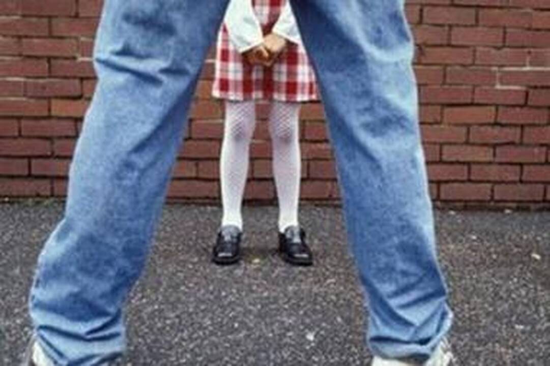 Pedofilas iš Lietuvos reikalauja 50 tūkst. litų už „neskanią duoną“