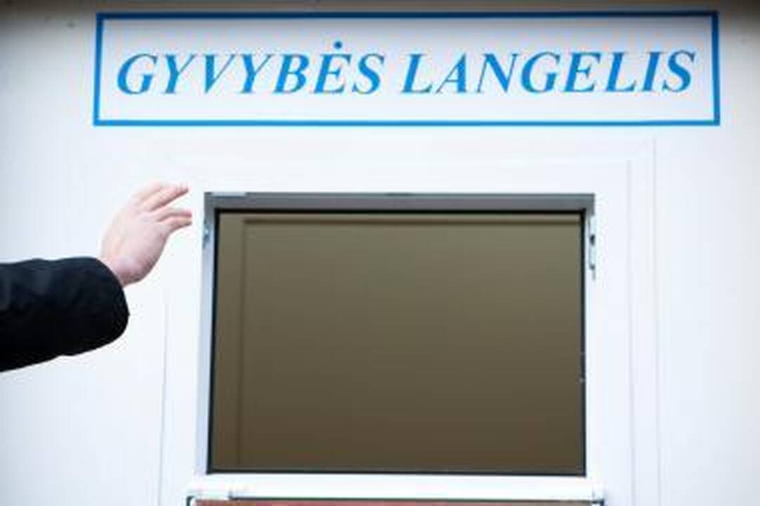 Gyvybės langelyje palikta naujagimė jau turi ir vardą