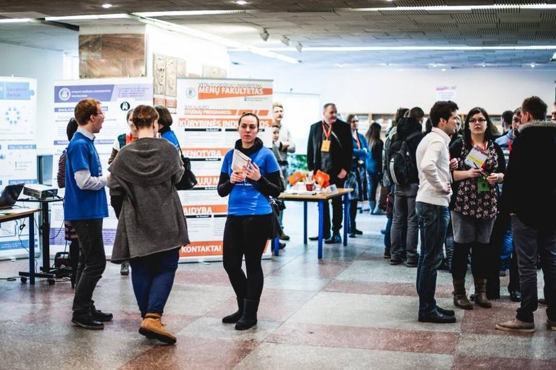 „Jaunojo kolegos diena“ – „atviram langui“ į studijas ir profesiją 
