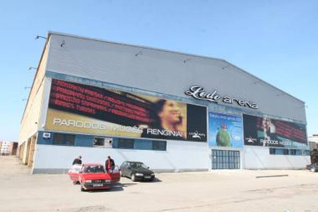 Ledo arenoje – modernūs teniso kortai