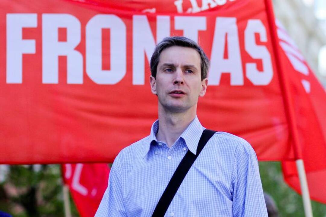 Sovietų agresiją neigęs A. Paleckis nuo baudos neišsisuko