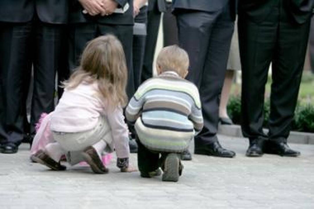 Tėvai protestuos prie Vyriausybės, nors jiems neleista (papildyta)