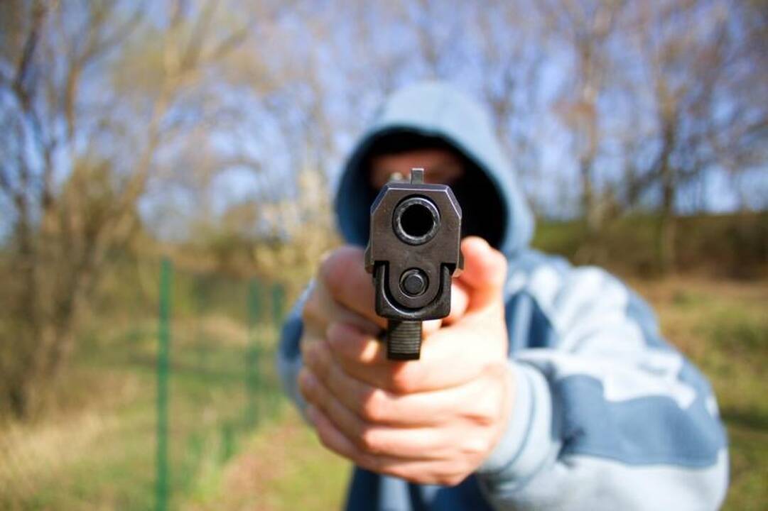 Konektikutas po tragedijos mokykloje imasi griežtinti ginklų kontrolę