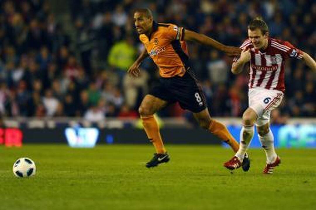 „Stoke City“ užtikrintai įveikė „Wolves“ 