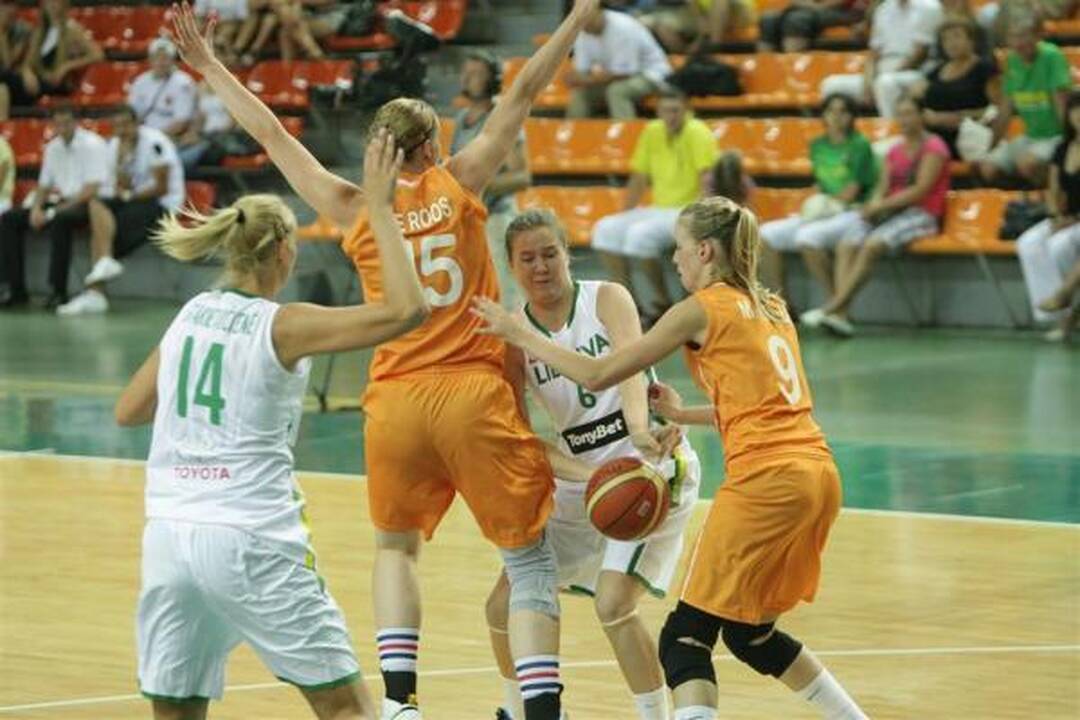 Krepšininkės Europos čempionato atranką pradėjo lengva pergale