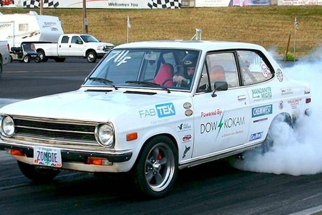 Į kelius sugrįš „Datsun“ automobiliai   