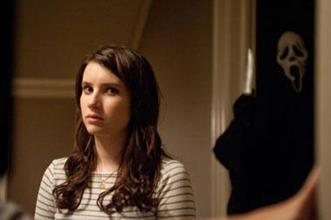 Emma Roberts didžiuojasi kreivais dantimis