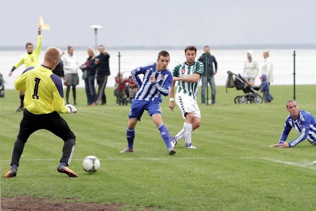 Renginių maratoną Neringoje pratęsė tarptautinis futbolas