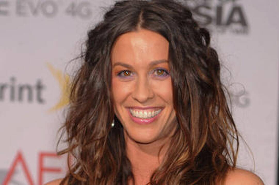 Alanis Morissette laukiasi pirmagimio