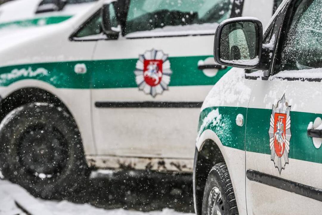 Pareigūnai Šilutės rajono miške aptiko naminės degtinės fabrikėlį