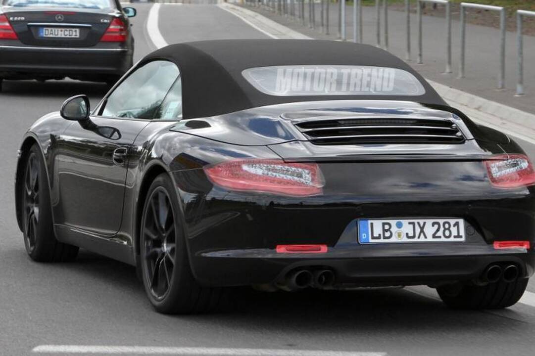 Fotošūvis: pusiau kieto stogo „Porsche 991 Carrera“